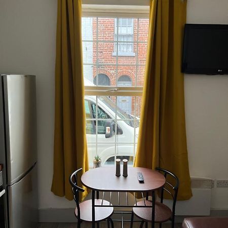 Ground Floor Two Bed Cairo Street Daire Warrington  Dış mekan fotoğraf