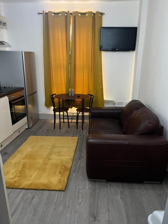 Ground Floor Two Bed Cairo Street Daire Warrington  Dış mekan fotoğraf